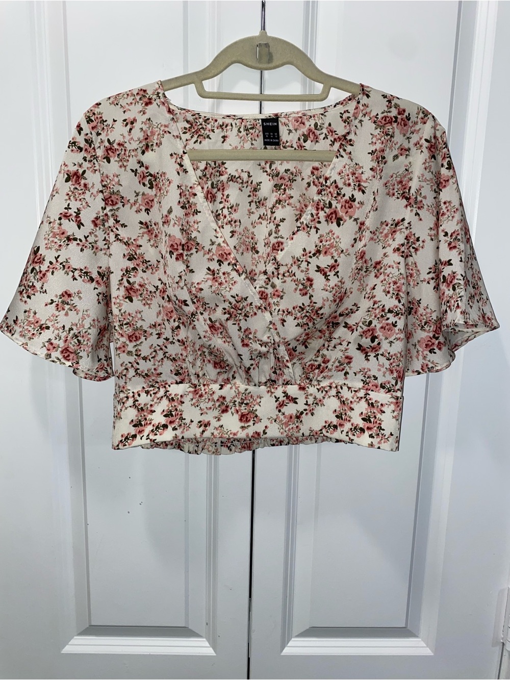 SHEIN Cream Floral Wrap Crop Top